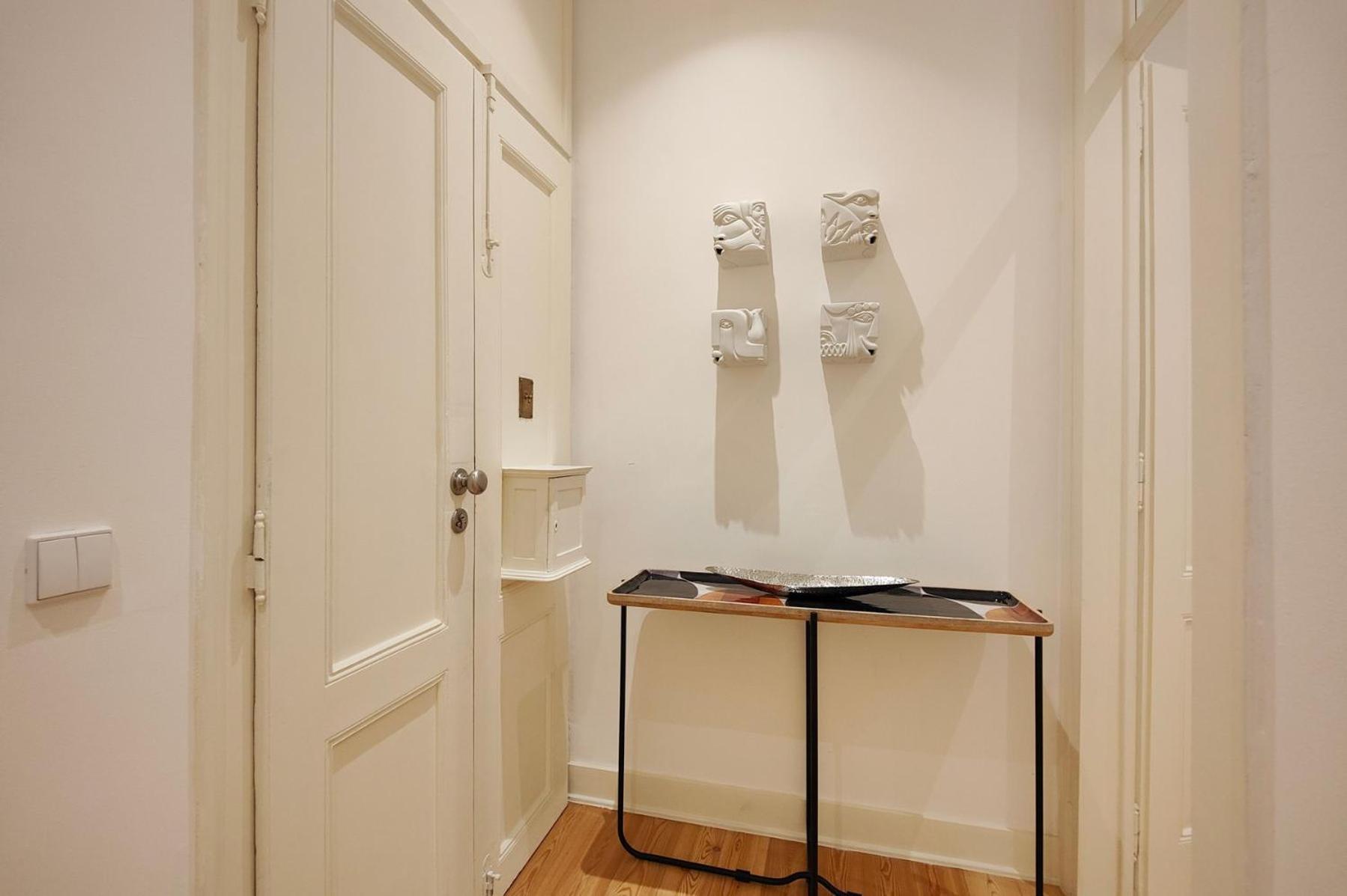 Apartment Joivy Astonishing Flat W Office Near *