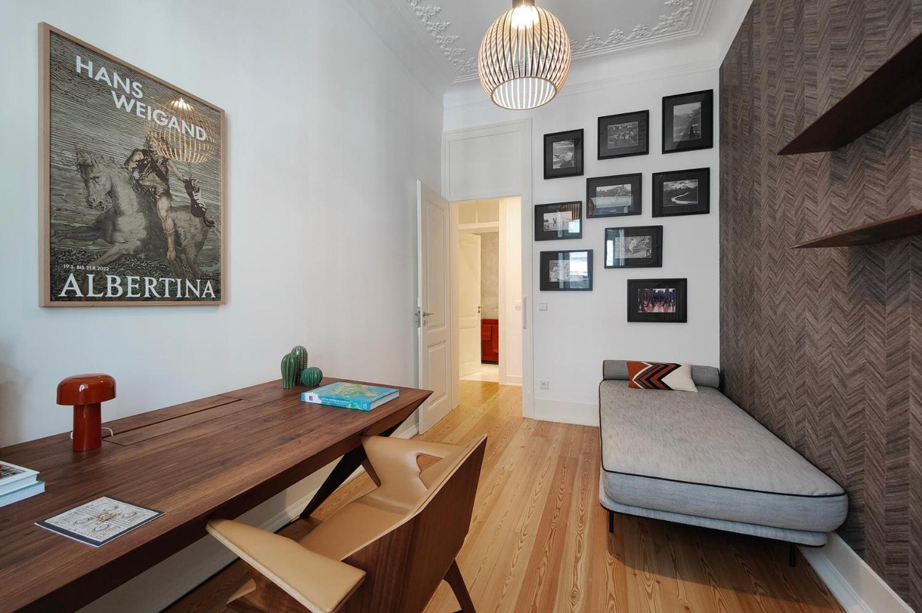 Joivy Astonishing Flat W Office Near Apartment